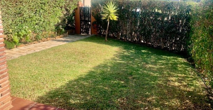 3 sypialnia Dom szeregowy na sprzedaż w Torrox-Costa z basenem garażem - 330 000 € (Ref: 9782484)