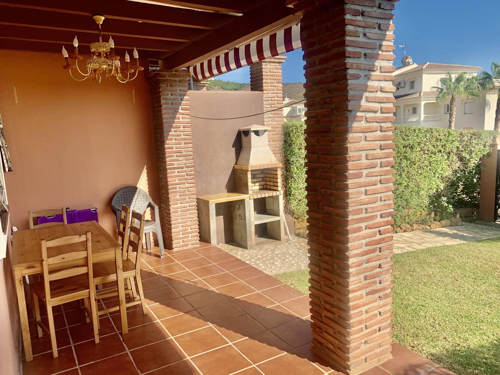 3 sypialnia Dom szeregowy na sprzedaż w Torrox-Costa z basenem garażem - 330 000 € (Ref: 9782484)