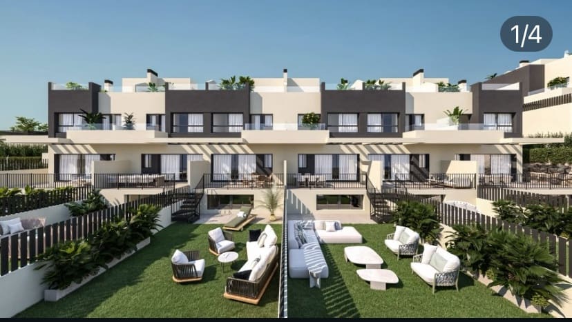 4 sypialnia Willa na sprzedaż w Torre del Mar z basenem garażem - 630 000 € (Ref: 9782855)