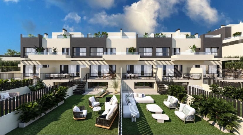 4 sypialnia Willa na sprzedaż w Torre del Mar z basenem garażem - 630 000 € (Ref: 9782855)