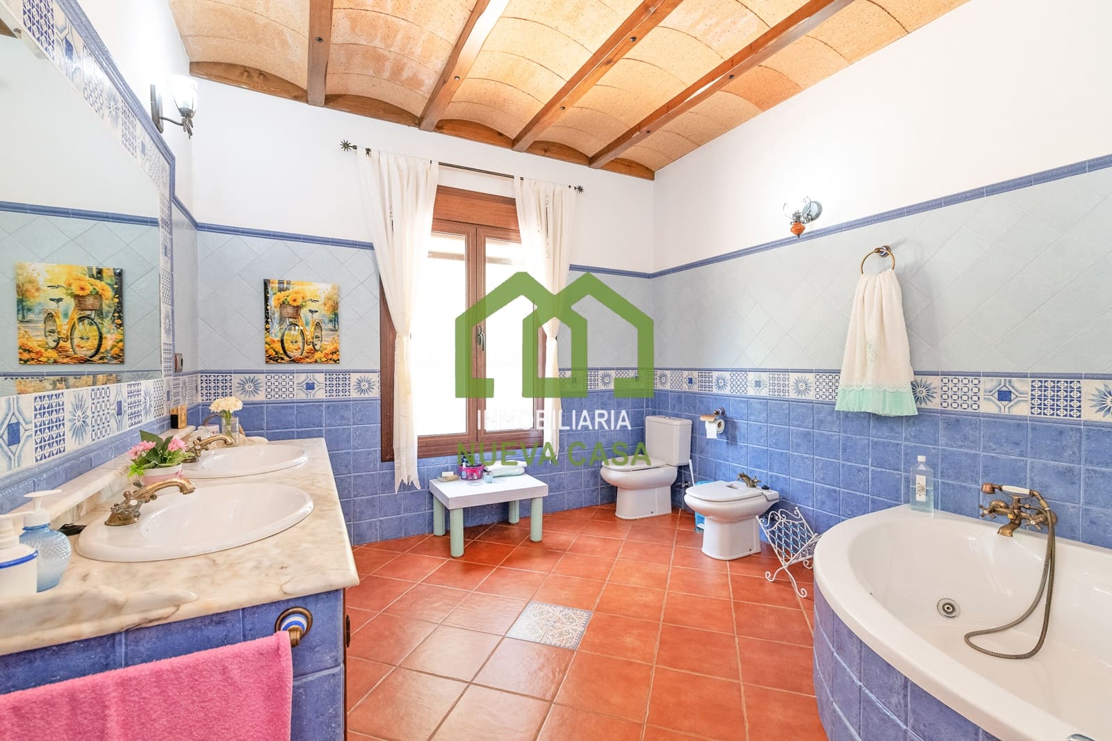 4 bedroom Villa for sale in Villanueva del Trabuco with garage - € 650,000 (Ref: 9848048)