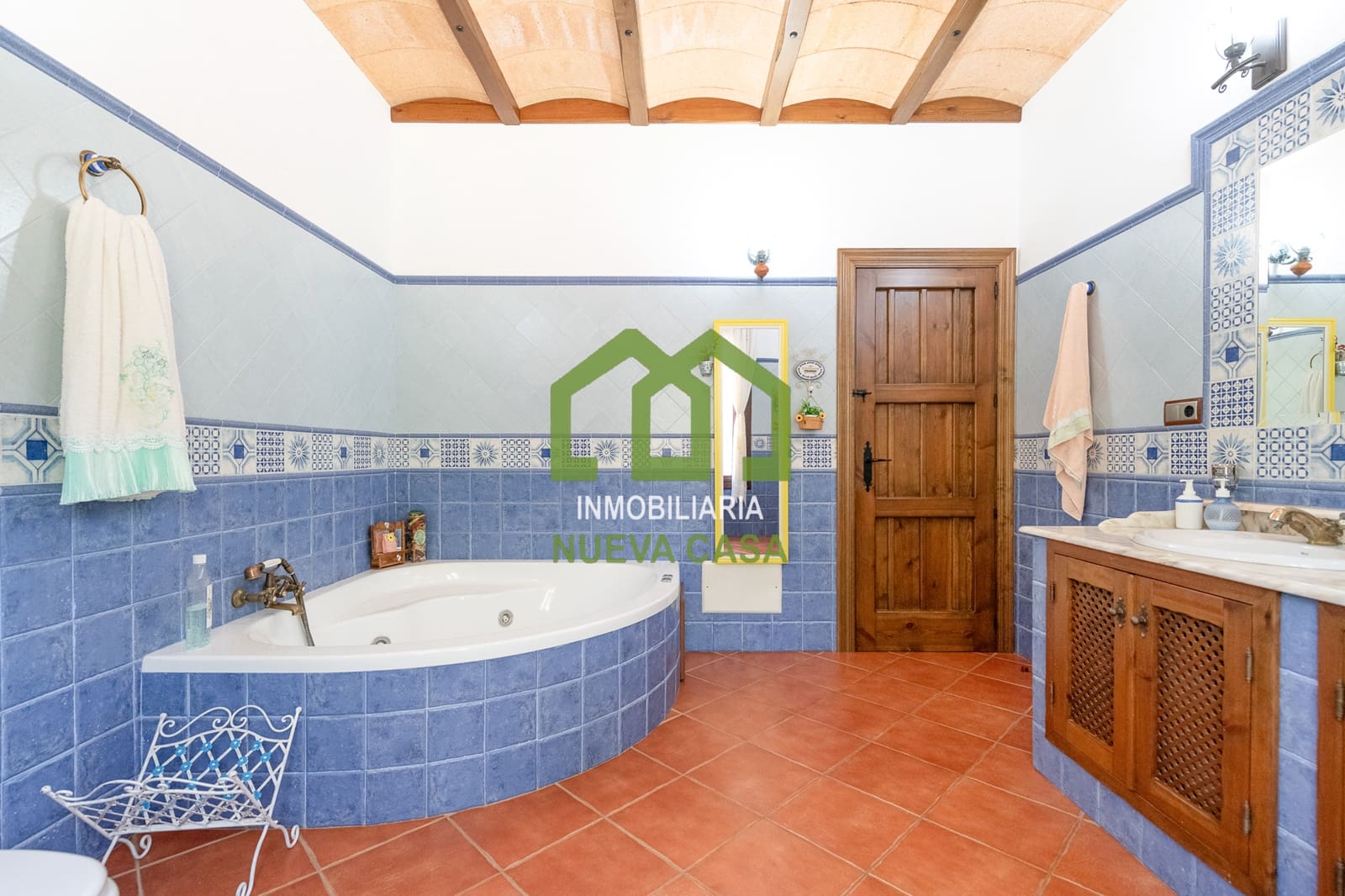 4 bedroom Villa for sale in Villanueva del Trabuco with garage - € 650,000 (Ref: 9848048)