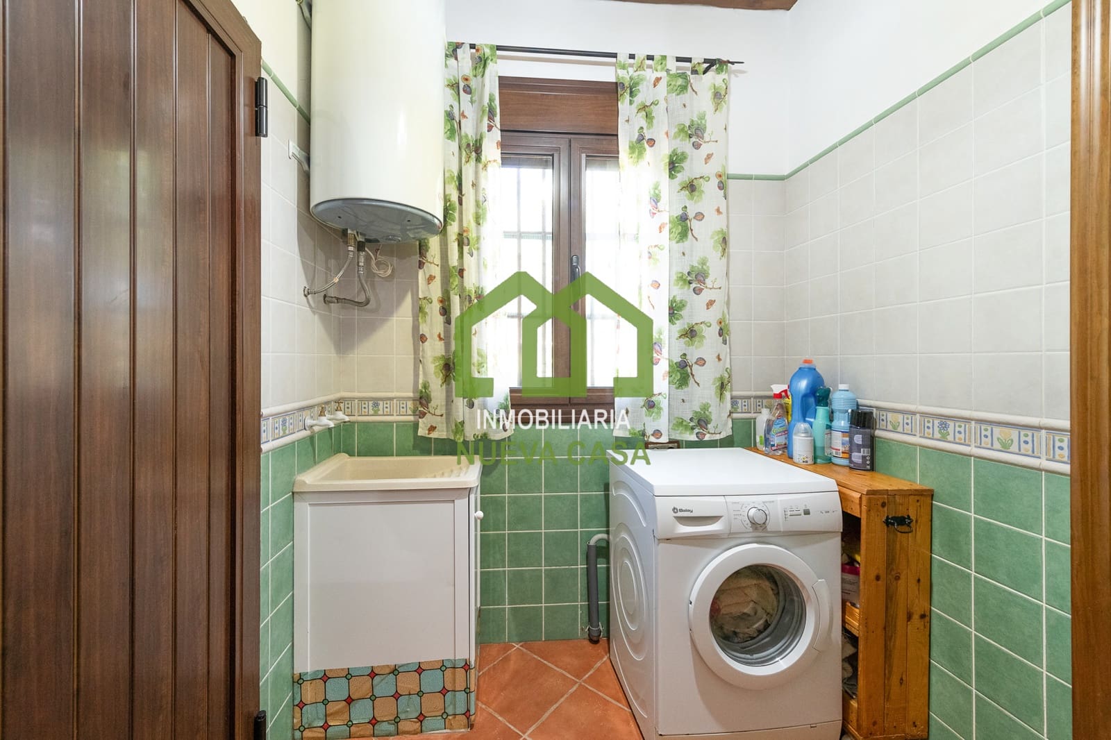 4 bedroom Villa for sale in Villanueva del Trabuco with garage - € 650,000 (Ref: 9848048)