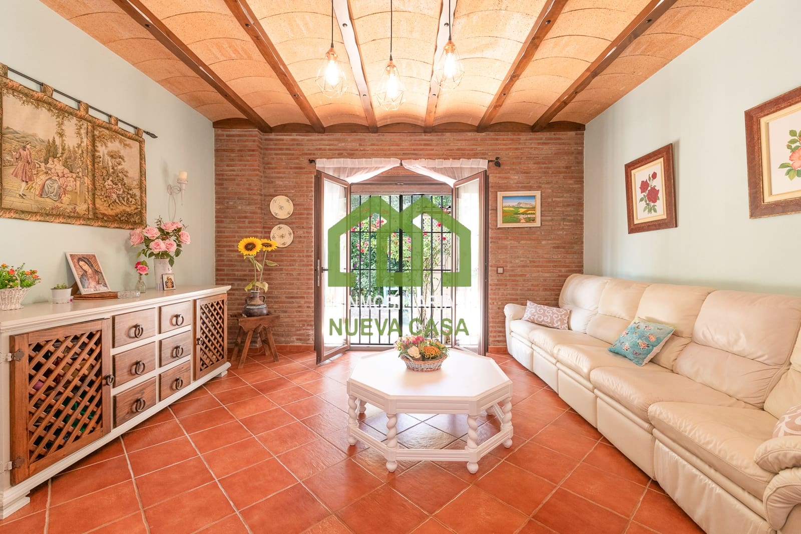4 bedroom Villa for sale in Villanueva del Trabuco with garage - € 650,000 (Ref: 9848048)