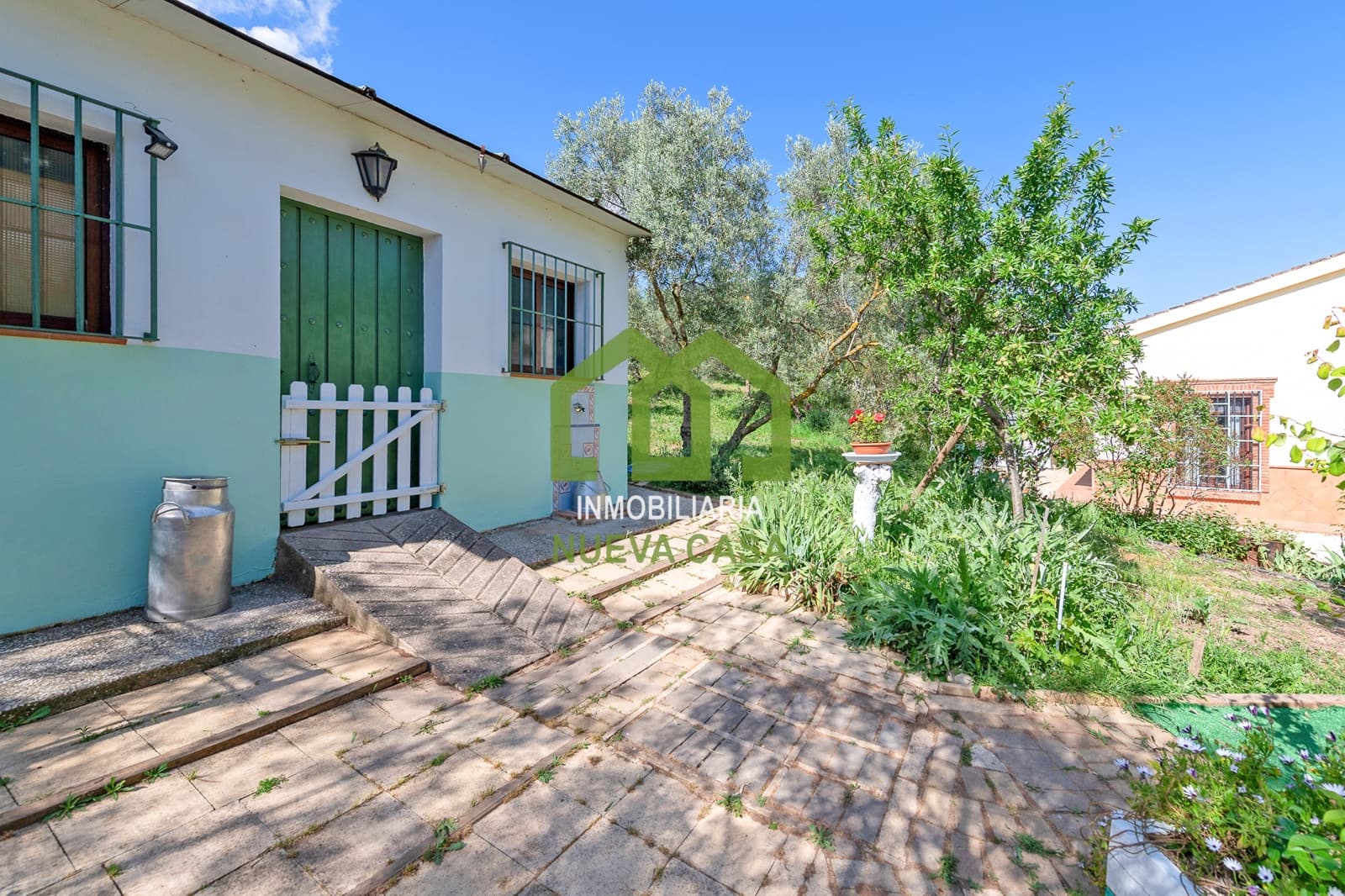 4 bedroom Villa for sale in Villanueva del Trabuco with garage - € 650,000 (Ref: 9848048)