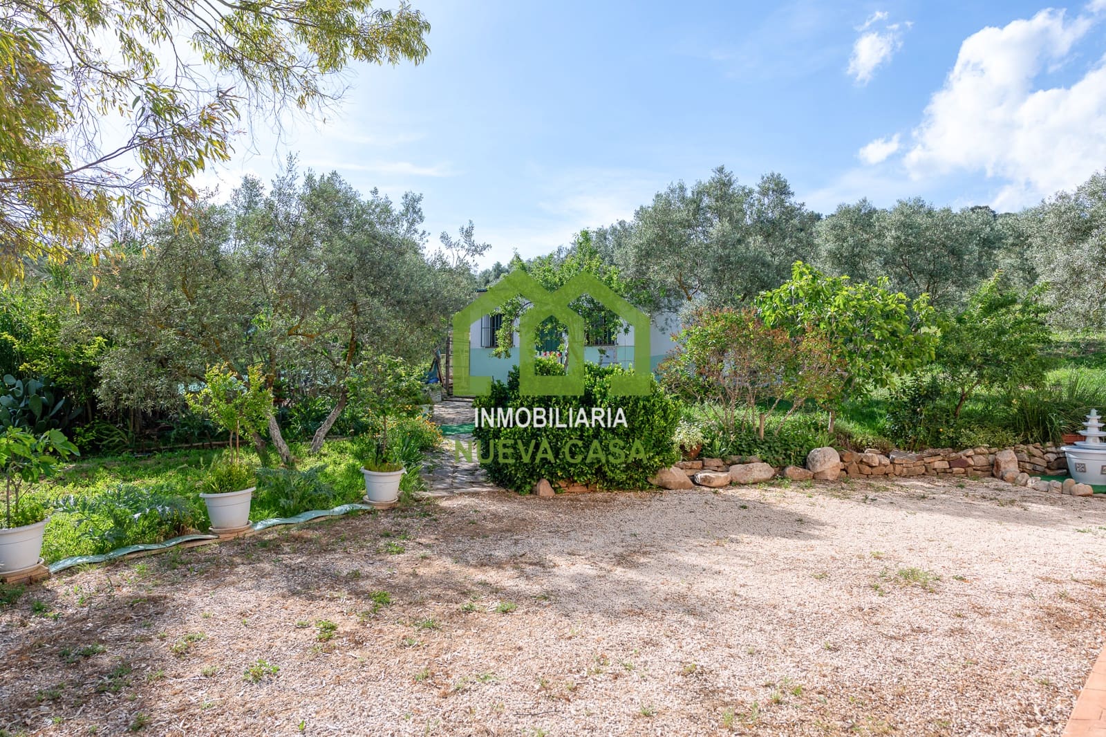 4 bedroom Villa for sale in Villanueva del Trabuco with garage - € 650,000 (Ref: 9848048)