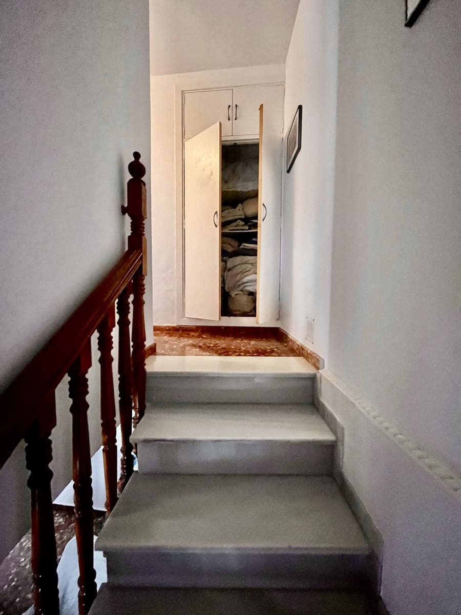 4 bedroom Townhouse for sale in Villanueva del Trabuco - € 155,000 (Ref: 9848909)