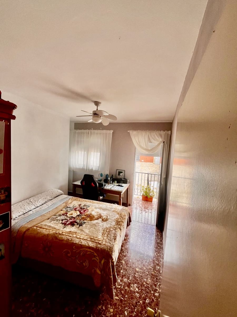4 bedroom Townhouse for sale in Villanueva del Trabuco - € 155,000 (Ref: 9848909)