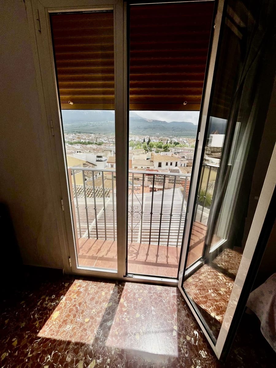 4 bedroom Townhouse for sale in Villanueva del Trabuco - € 155,000 (Ref: 9848909)