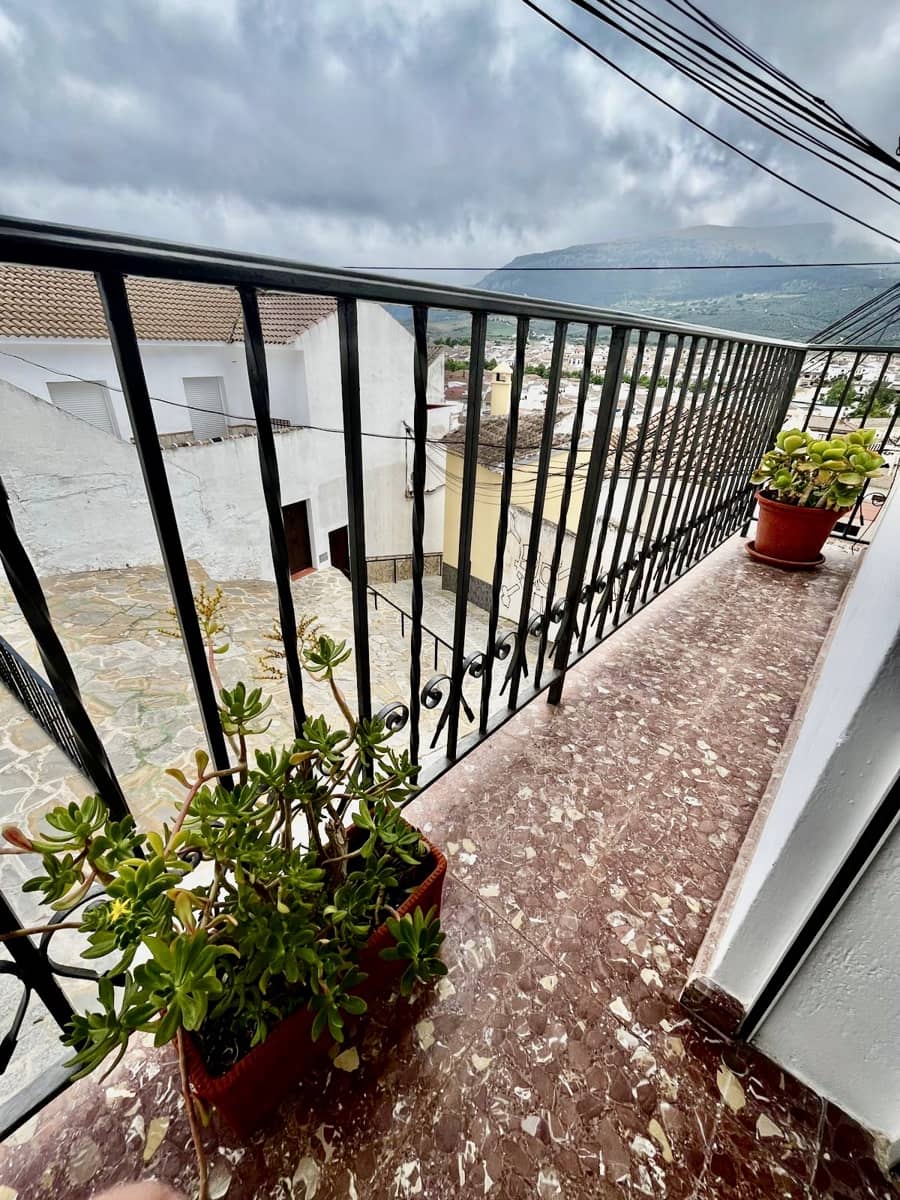 4 bedroom Townhouse for sale in Villanueva del Trabuco - € 155,000 (Ref: 9848909)