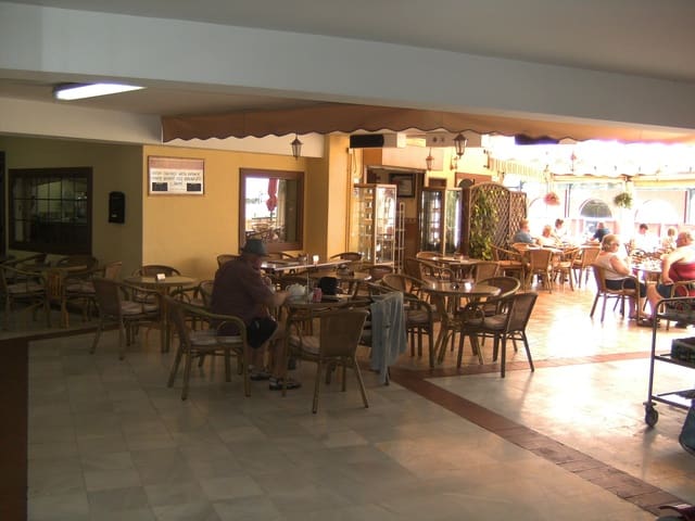 Local Commercial à vendre à Playa de las Americas, Arona - 600 000 € (Ref: 7411422)