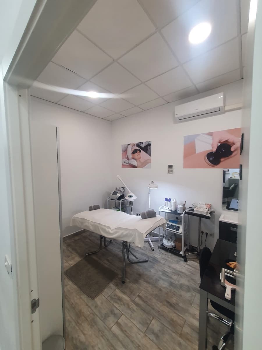 Commercial for sale in Los Cristianos - € 45,000 (Ref: 7430112)