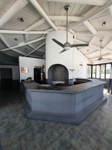Commerciale in vendita in Golf del Sur, San Miguel de Abona con piscina - 160.000 € (Rif: 8143361)