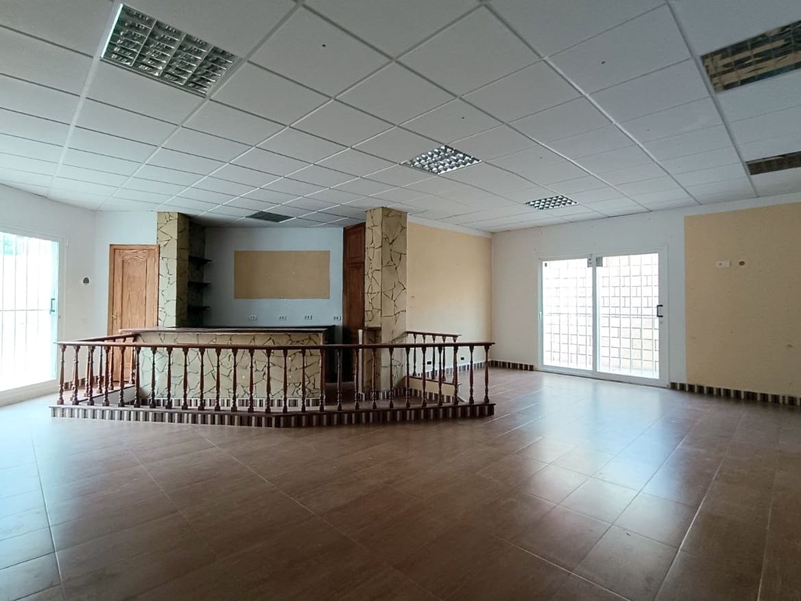 Erhverv til salg i Puerto Santiago med swimmingpool - € 179.000 (Ref: 8494379)