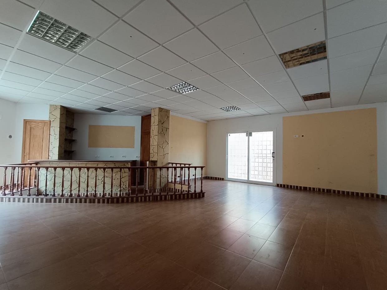 Erhverv til salg i Puerto Santiago med swimmingpool - € 179.000 (Ref: 8494379)