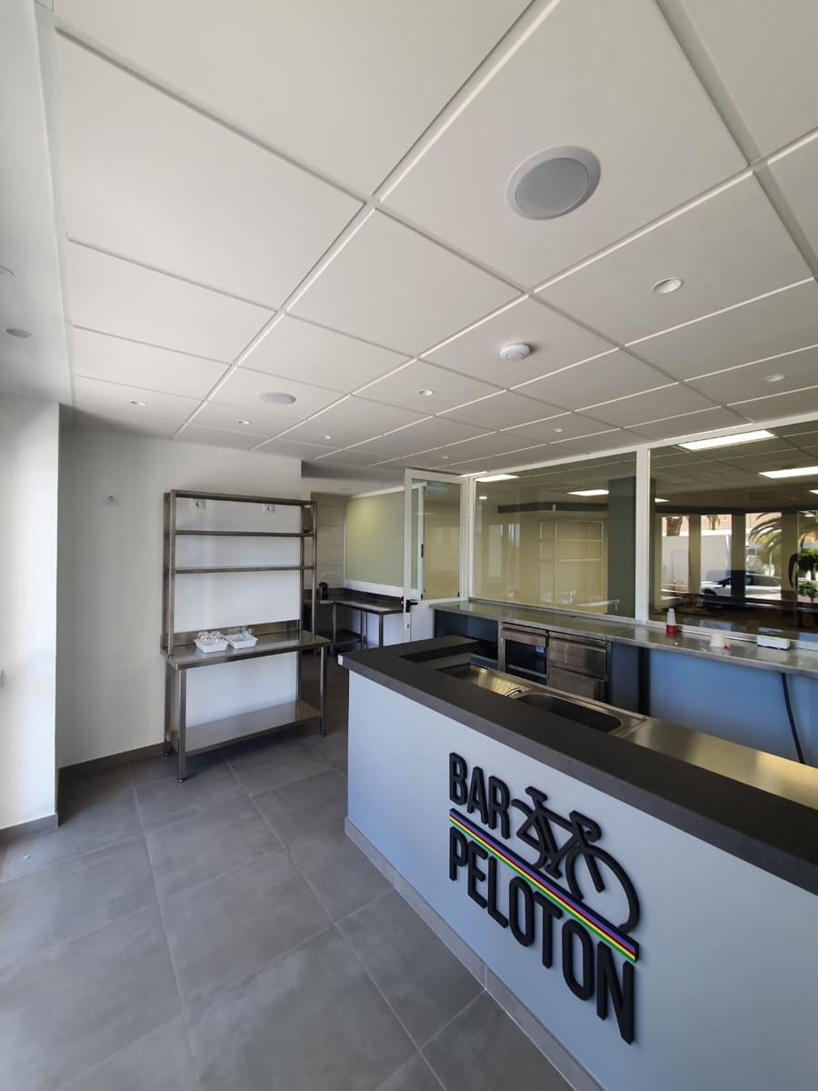 Commercial for sale in Torviscas - € 590,000 (Ref: 8675219)