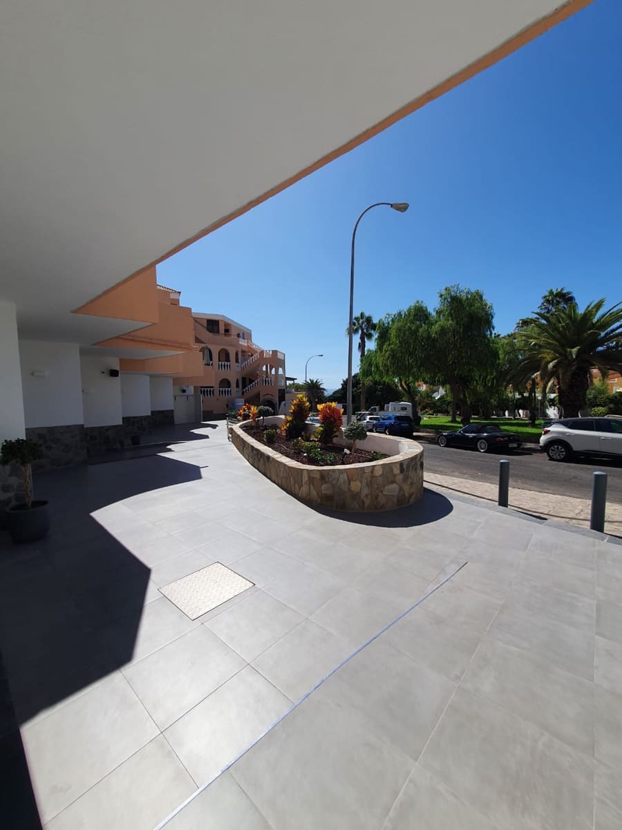 Commercial for sale in Torviscas - € 590,000 (Ref: 8675219)