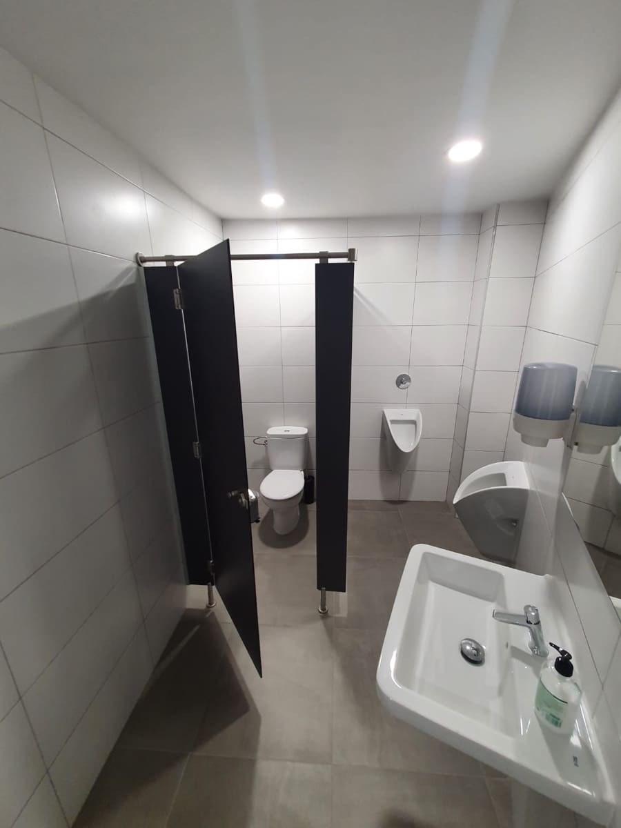 Commercial for sale in Torviscas - € 590,000 (Ref: 8675219)