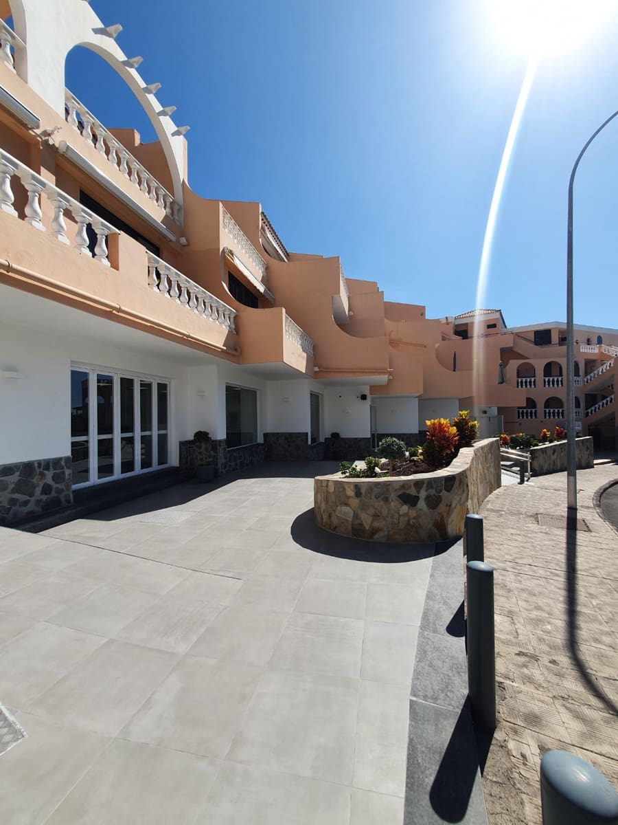 Commercial for sale in Torviscas - € 590,000 (Ref: 8675219)
