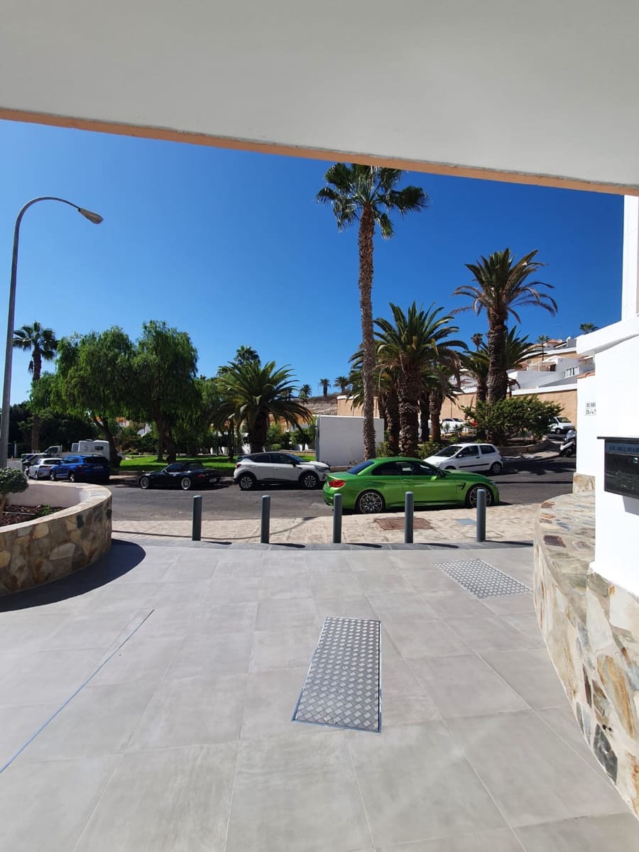 Commercial for sale in Torviscas - € 590,000 (Ref: 8675219)