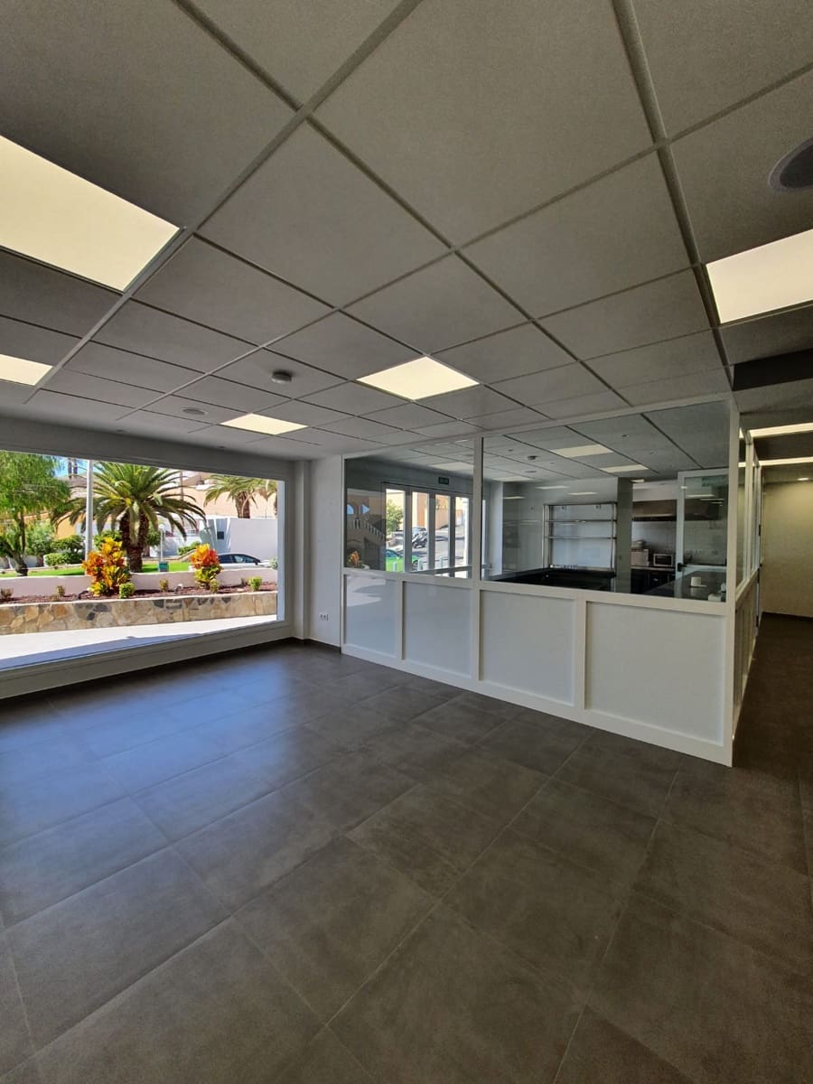 Commercial for sale in Torviscas - € 590,000 (Ref: 8675219)