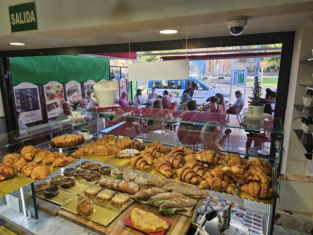 Erhverv til salg i Los Cristianos, Arona - € 300.000 (Ref: 8701409)