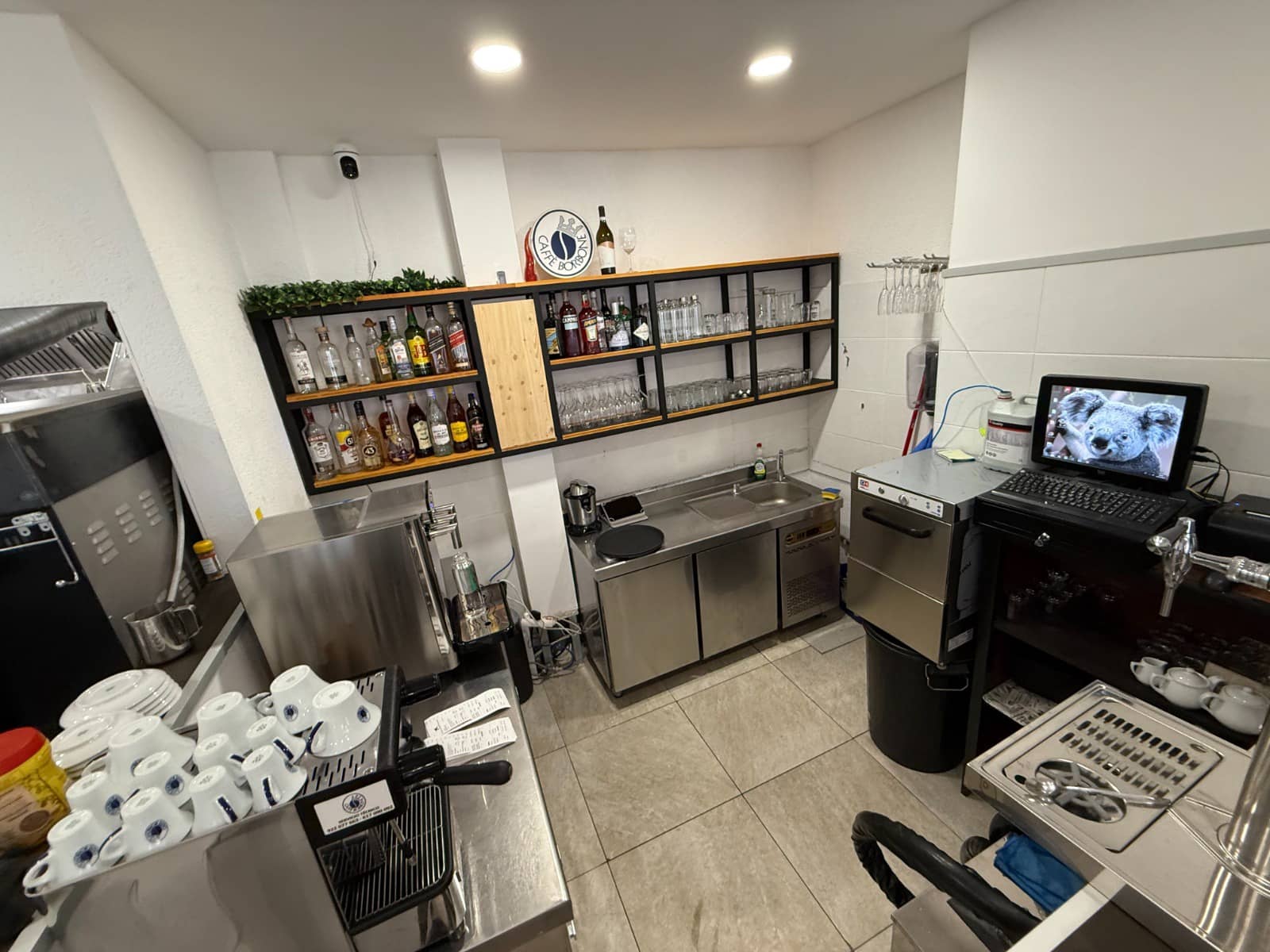 Erhverv til salg i Las Galletas - € 42.000 (Ref: 8904106)