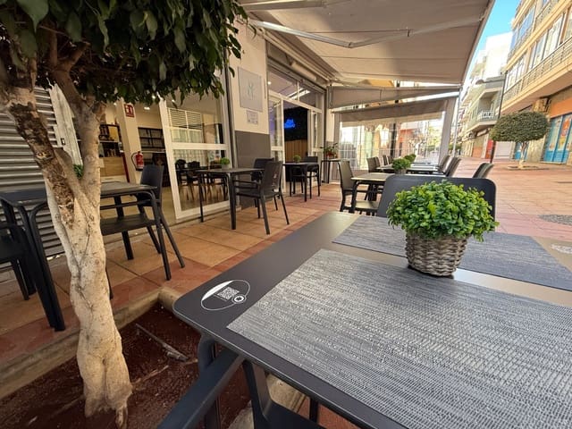 Erhverv til salg i Las Galletas, Arona - € 42.000 (Ref: 8904106)