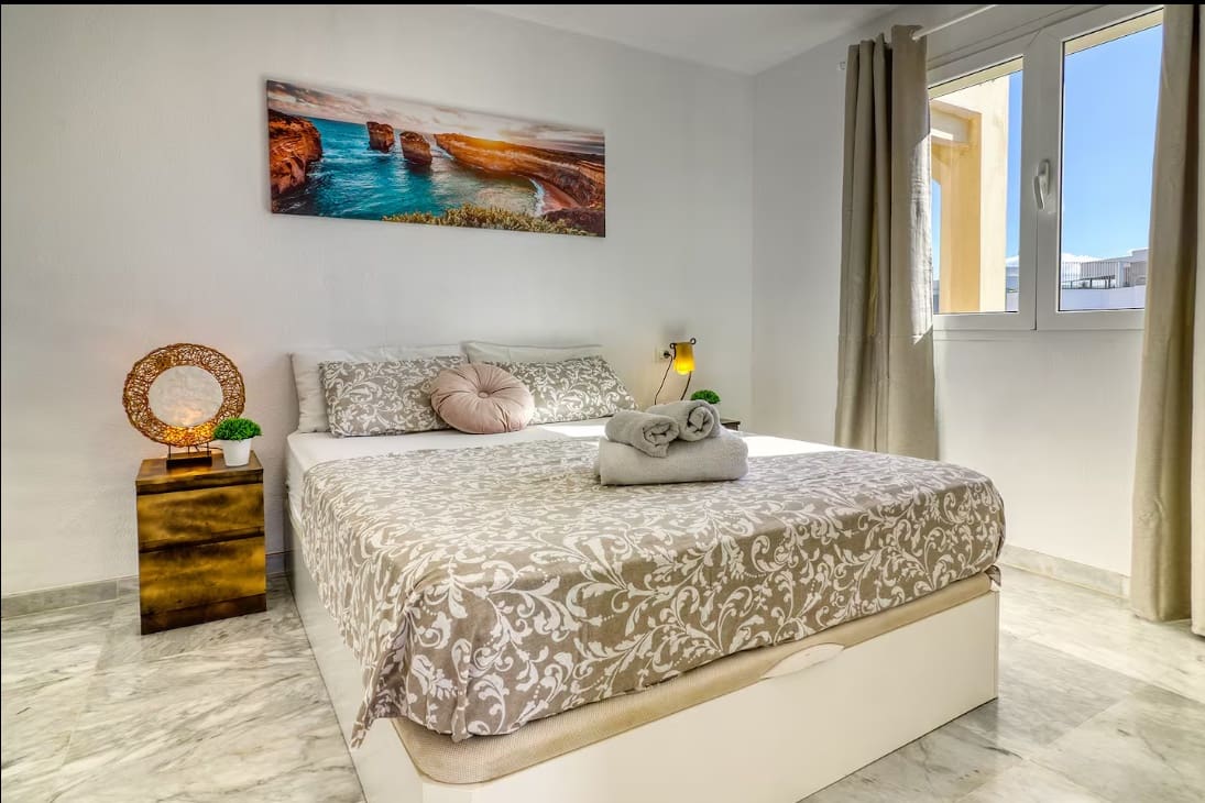 2 soveværelse Lejlighed til salg i Los Cristianos med swimmingpool garage - € 525.000 (Ref: 9123863)