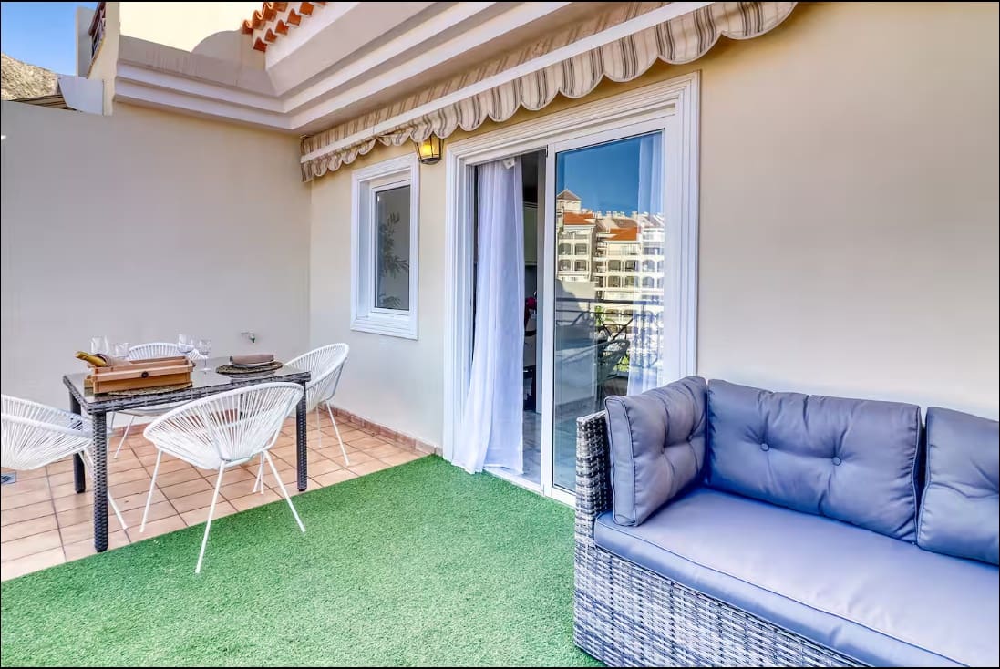 2 soveværelse Lejlighed til salg i Los Cristianos med swimmingpool garage - € 525.000 (Ref: 9123863)