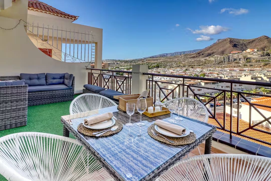 2 soveværelse Lejlighed til salg i Los Cristianos med swimmingpool garage - € 525.000 (Ref: 9123863)