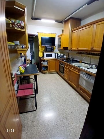 3 makuuhuone Huoneisto myytävänä paikassa Los Cristianos, Arona mukana uima-altaan - 365 000 € (Ref: 9123864)