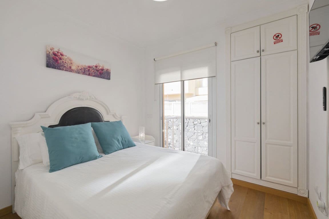 4 soverom Villa til salgs i Puerto Santiago med svømmebasseng garasje - € 1 050 000 (Ref: 9129254)