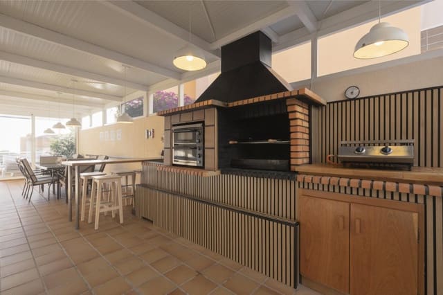 4 makuuhuone Huvila myytävänä paikassa Puerto Santiago, Santiago del Teide mukana uima-altaan 
autotalli - 1 050 000 € (Ref: 9129254)