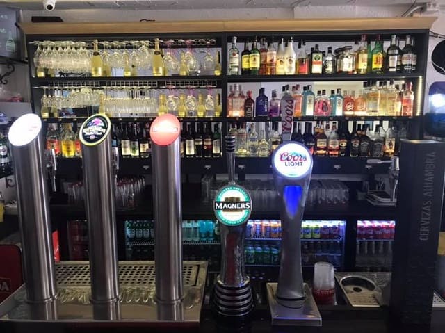 Komercyjne na sprzedaż w Los Cristianos, Arona z basenem - 25 000 € (Ref: 9438711)