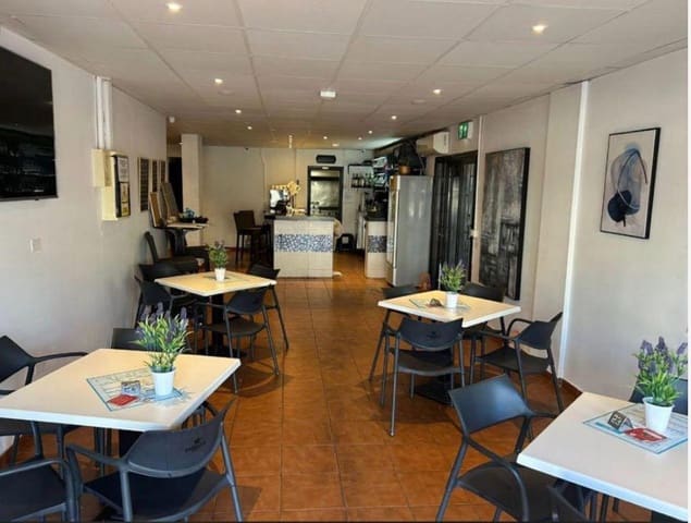 Komercyjne na sprzedaż w Los Cristianos, Arona z basenem - 25 000 € (Ref: 9438711)