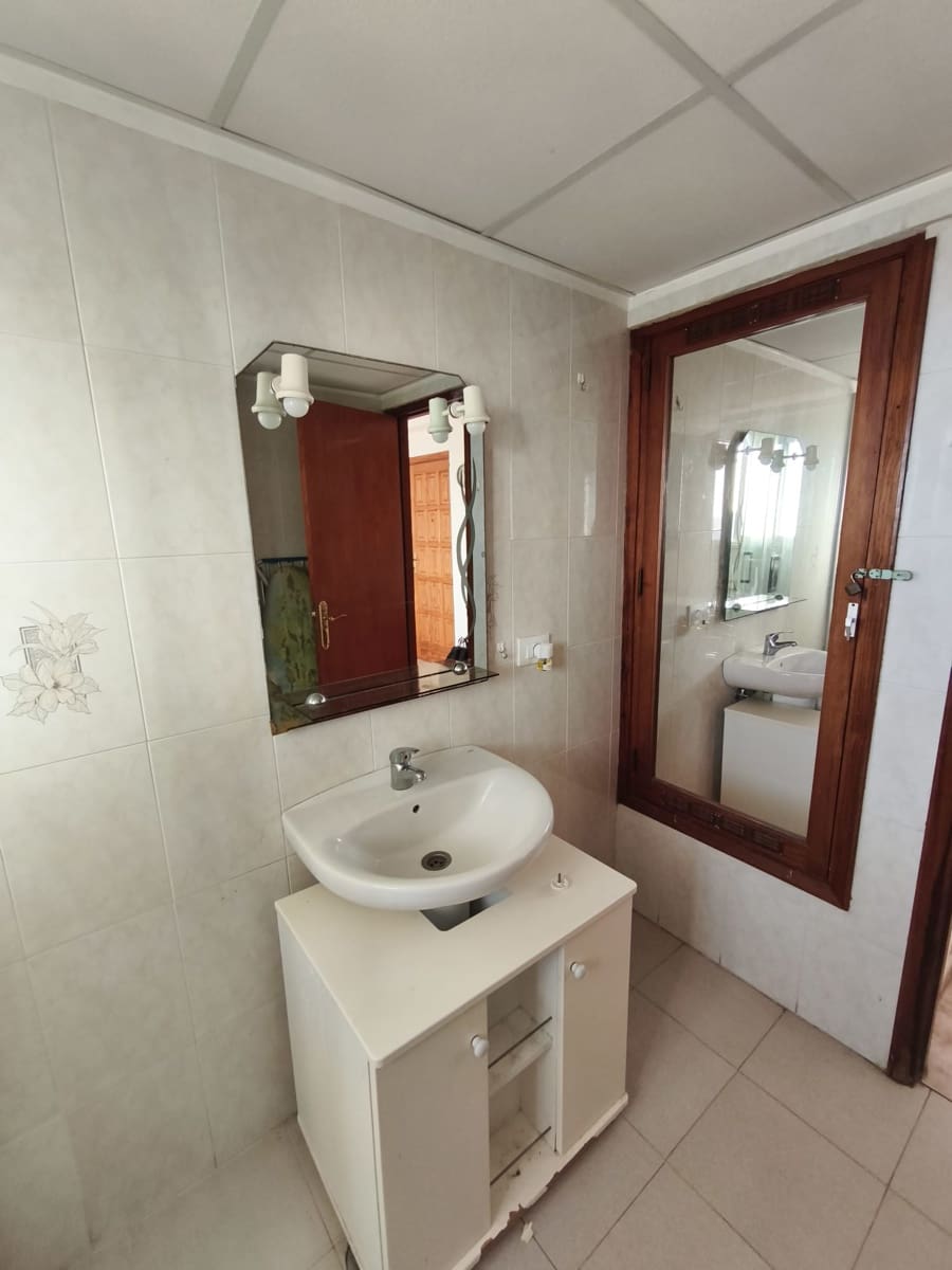 1 bedroom Apartment for sale in Playa de las Americas with pool garage - € 269,000 (Ref: 9470030)