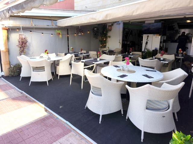 Erhverv til salg i Los Cristianos, Arona - € 85.000 (Ref: 9490955)