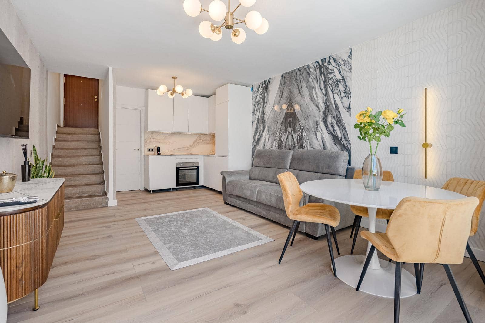 2 soveværelse Lejlighed til salg i San Eugenio med swimmingpool - € 365.000 (Ref: 9866198)