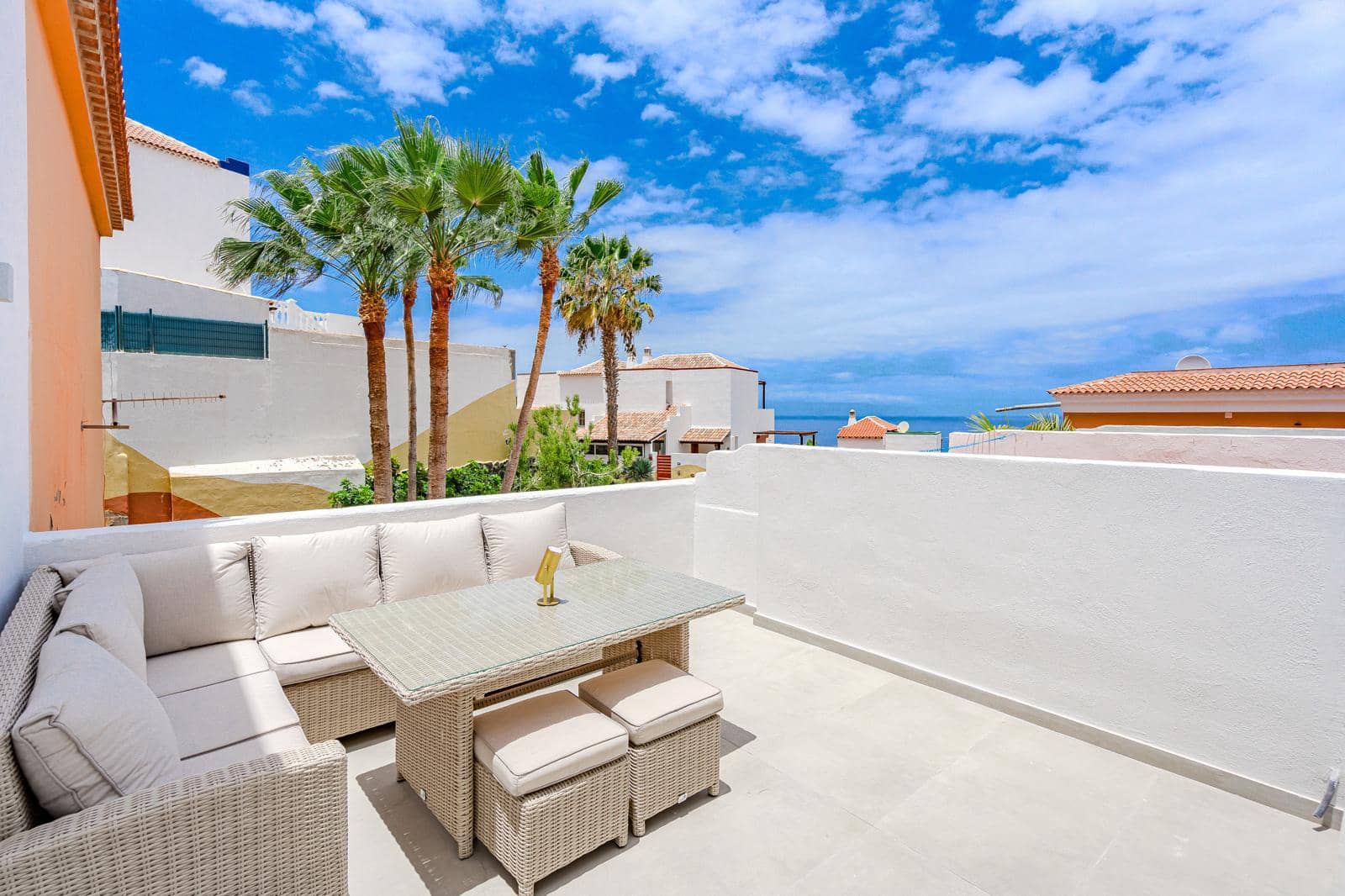 2 soveværelse Lejlighed til salg i San Eugenio med swimmingpool - € 365.000 (Ref: 9866198)