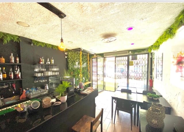 Komercyjne na sprzedaż w Playa de las Americas, Arona - 30 000 € (Ref: 9872523)