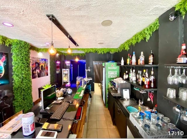 Komercyjne na sprzedaż w Playa de las Americas, Arona - 30 000 € (Ref: 9872523)