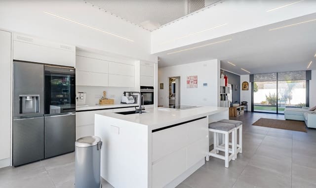 5 soveværelse Villa til salg i Los Menores, Adeje med swimmingpool garage - € 2.490.000 (Ref: 9911737)
