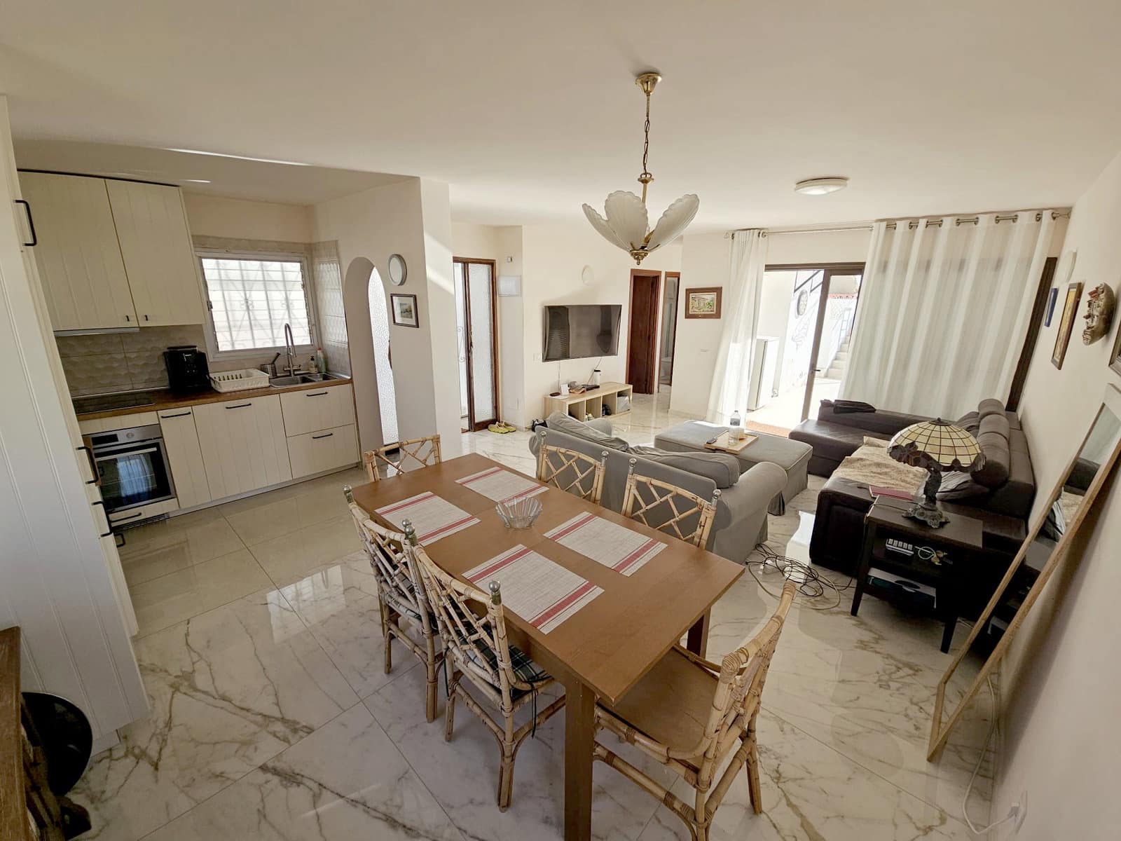 2 sypialnia Dom szeregowy na sprzedaż w San Eugenio z basenem garażem - 1 095 000 € (Ref: 9911977)