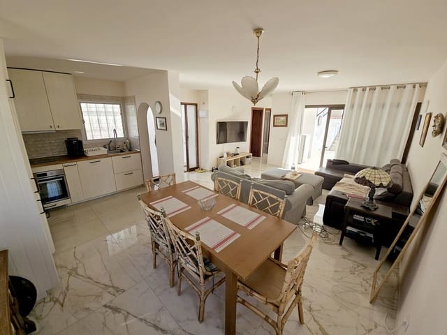 2 quarto Moradia em Banda para venda em San Eugenio, Adeje com piscina garagem - 1 095 000 € (Ref: 9911977)