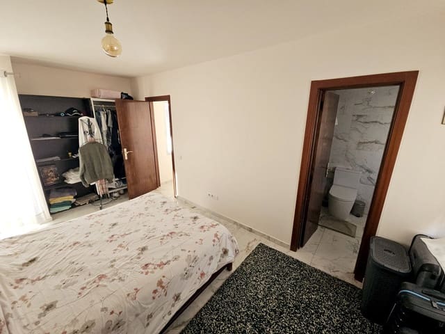 2 quarto Moradia em Banda para venda em San Eugenio, Adeje com piscina garagem - 1 095 000 € (Ref: 9911977)