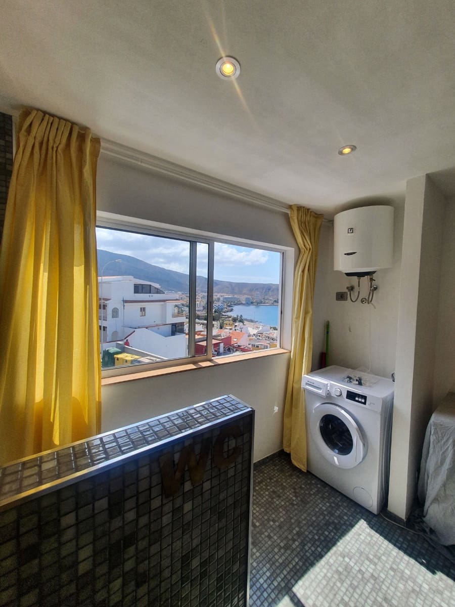 2 Zimmer Apartment zu verkaufen in Los Cristianos - 360.000 € (Ref: 9968019)
