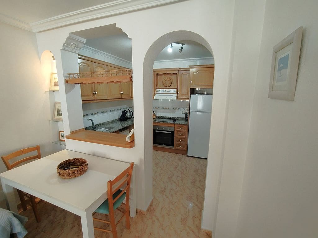 3 makuuhuone Omakotitalo myytävänä paikassa Orihuela Costa mukana uima-altaan 
autotalli - 249 500 € (Ref: 10042169)