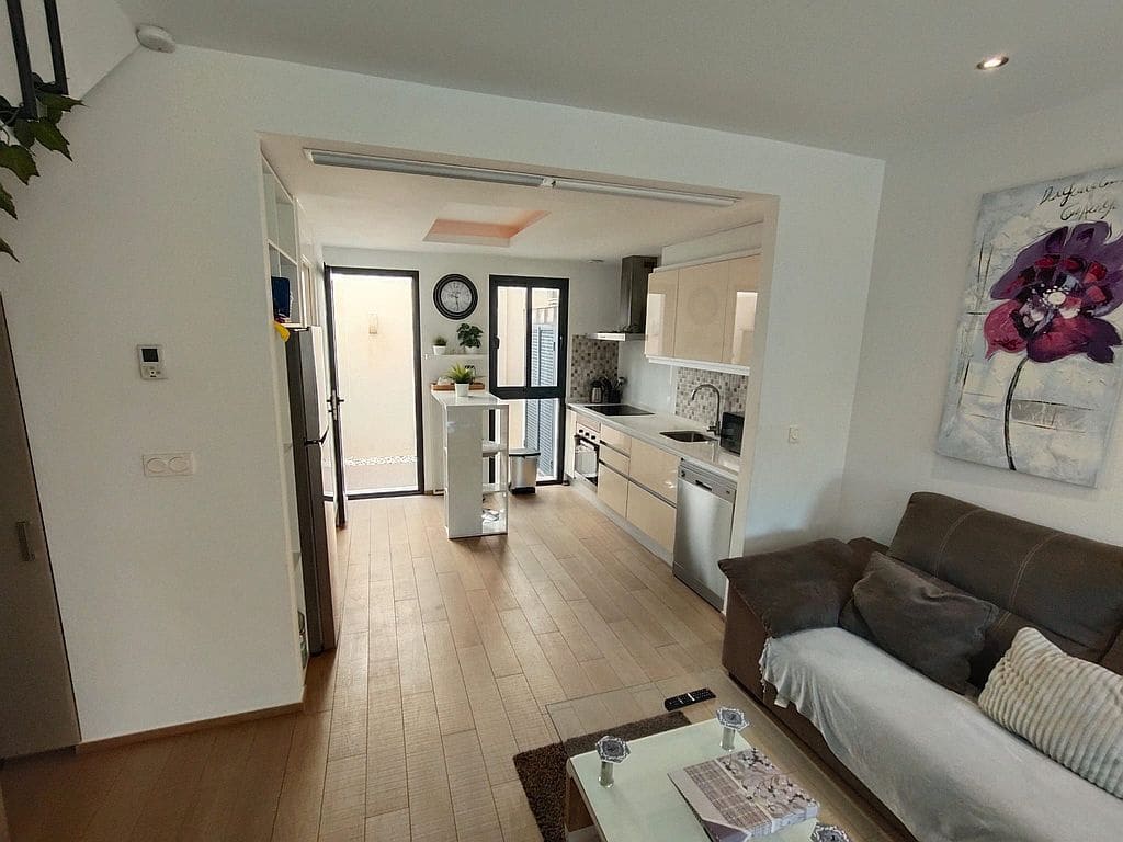 Casa de 2 habitaciones en La Zenia en alquiler con piscina garaje - 1.450 € (Ref: 10104266)