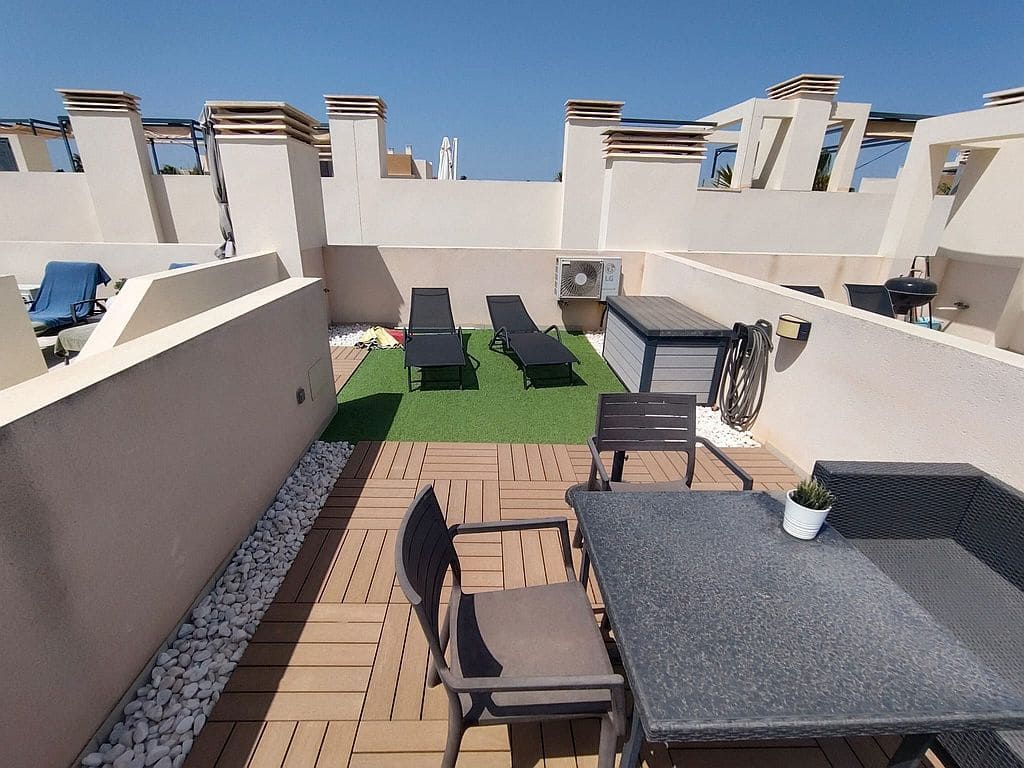Casa de 2 habitaciones en La Zenia en alquiler con piscina garaje - 1.450 € (Ref: 10104266)